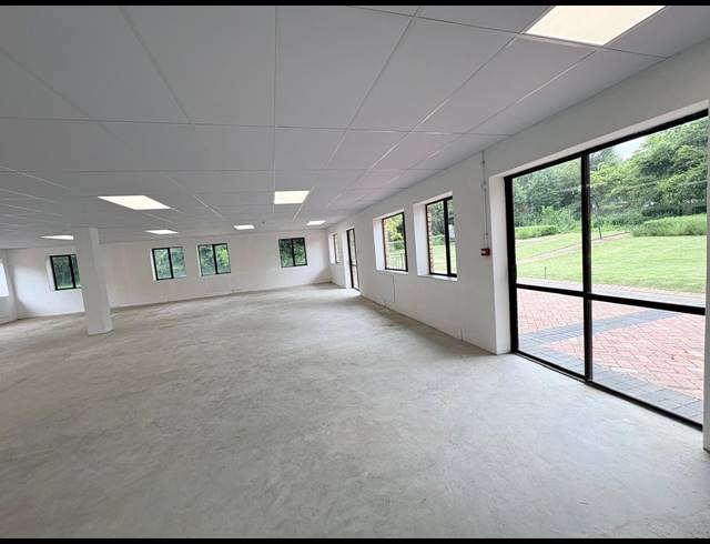 391M² OFFICE TO LET IN VORNA VALLEY